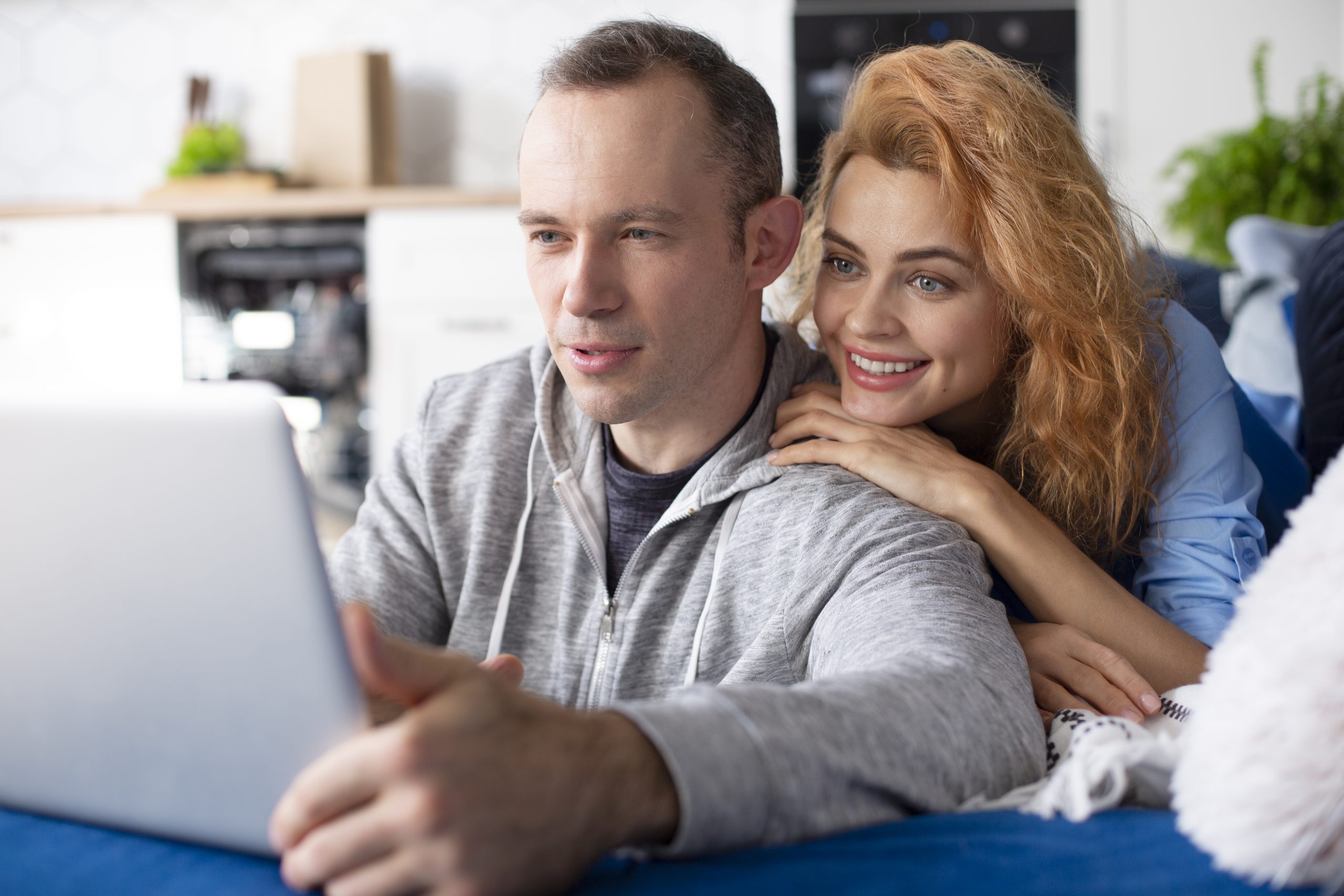 couple-enjoying-quality-time-home